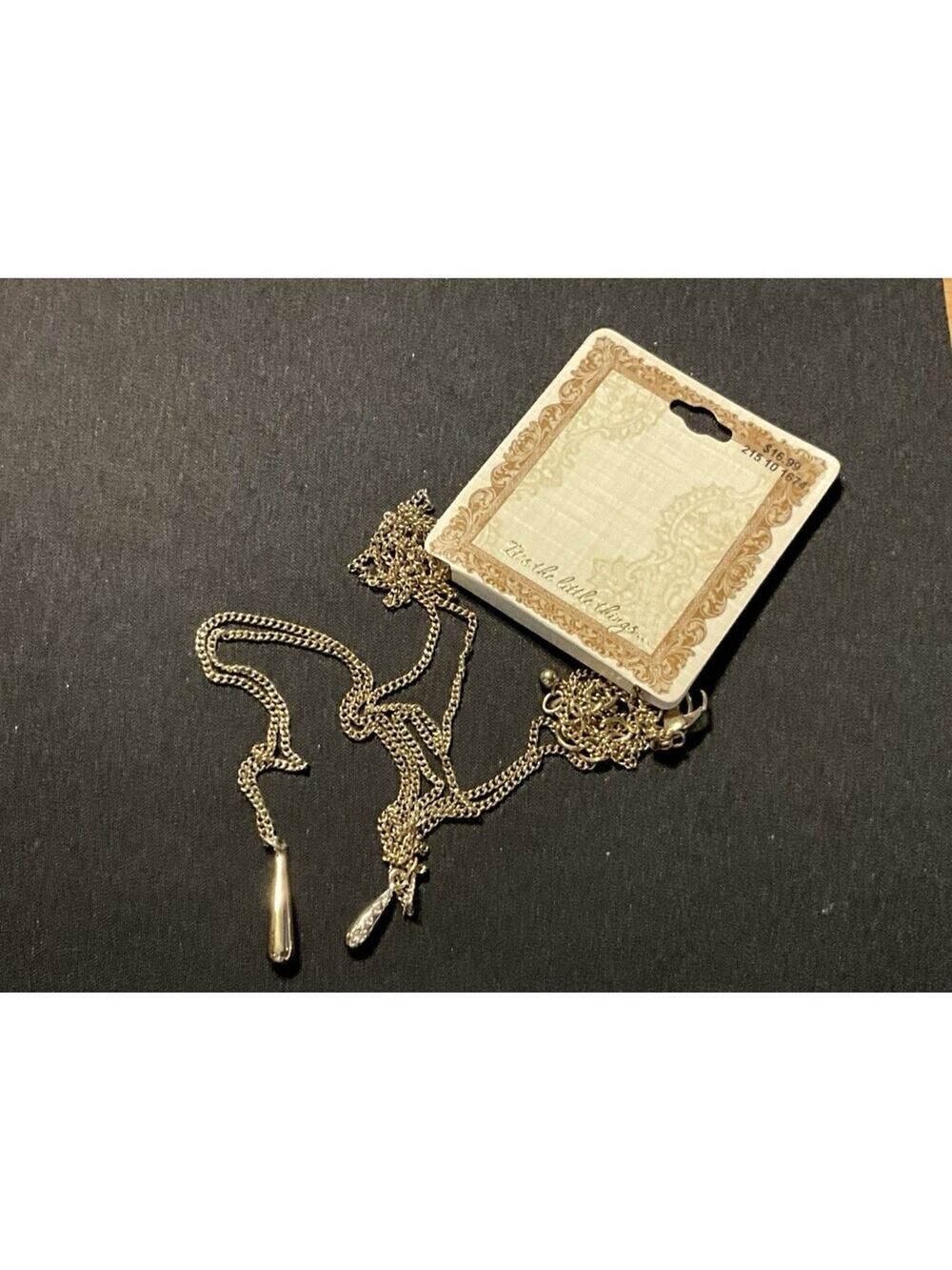 28in Gold Tone Necklace With Staggered Pendants